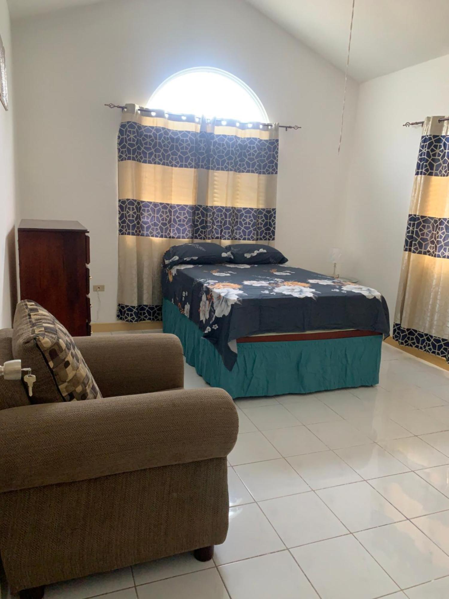 Caribbean Escape Otel Portmore Dış mekan fotoğraf